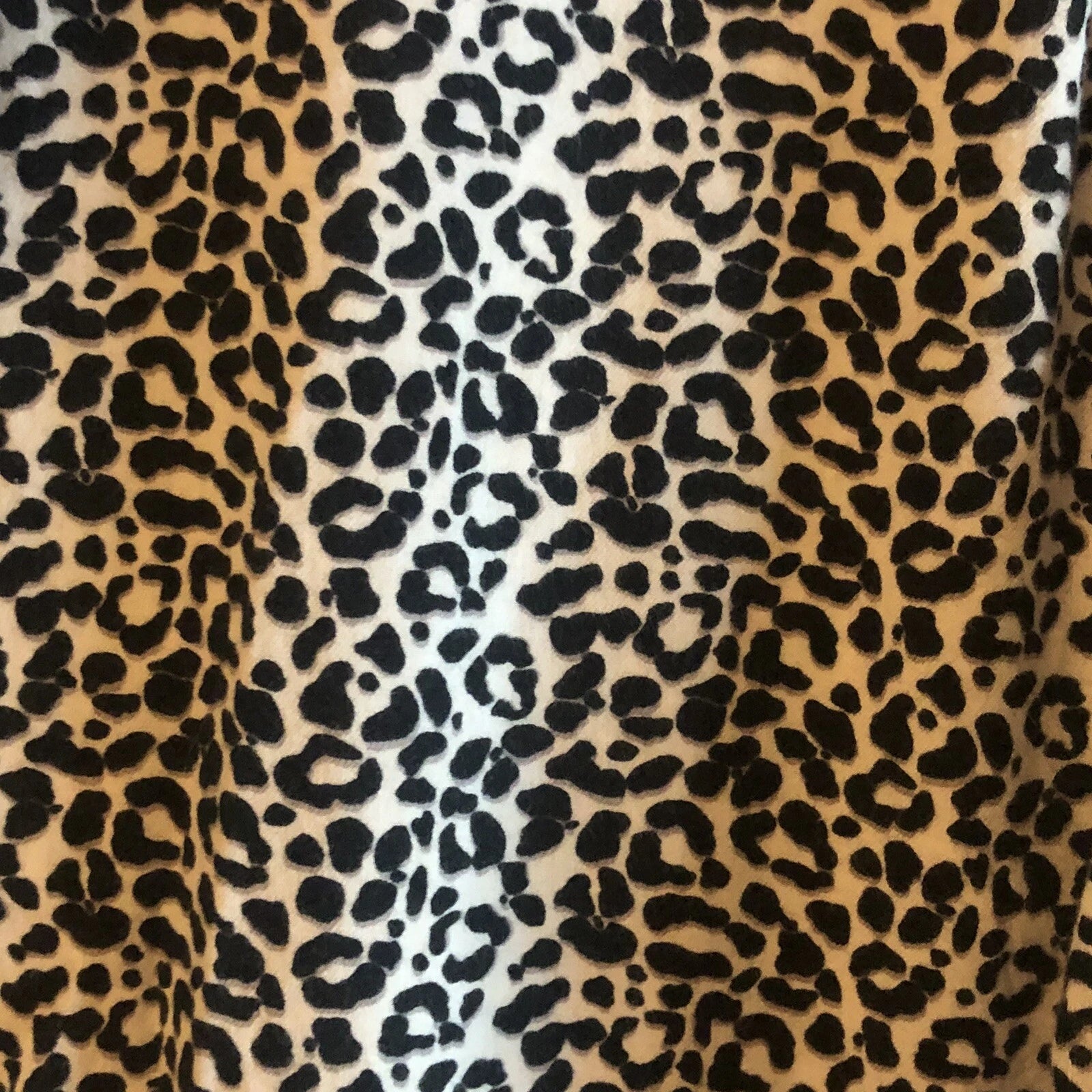 Victoria's Secret Women's 2 Piece Pajamas Leopard Print Black White Sz M.