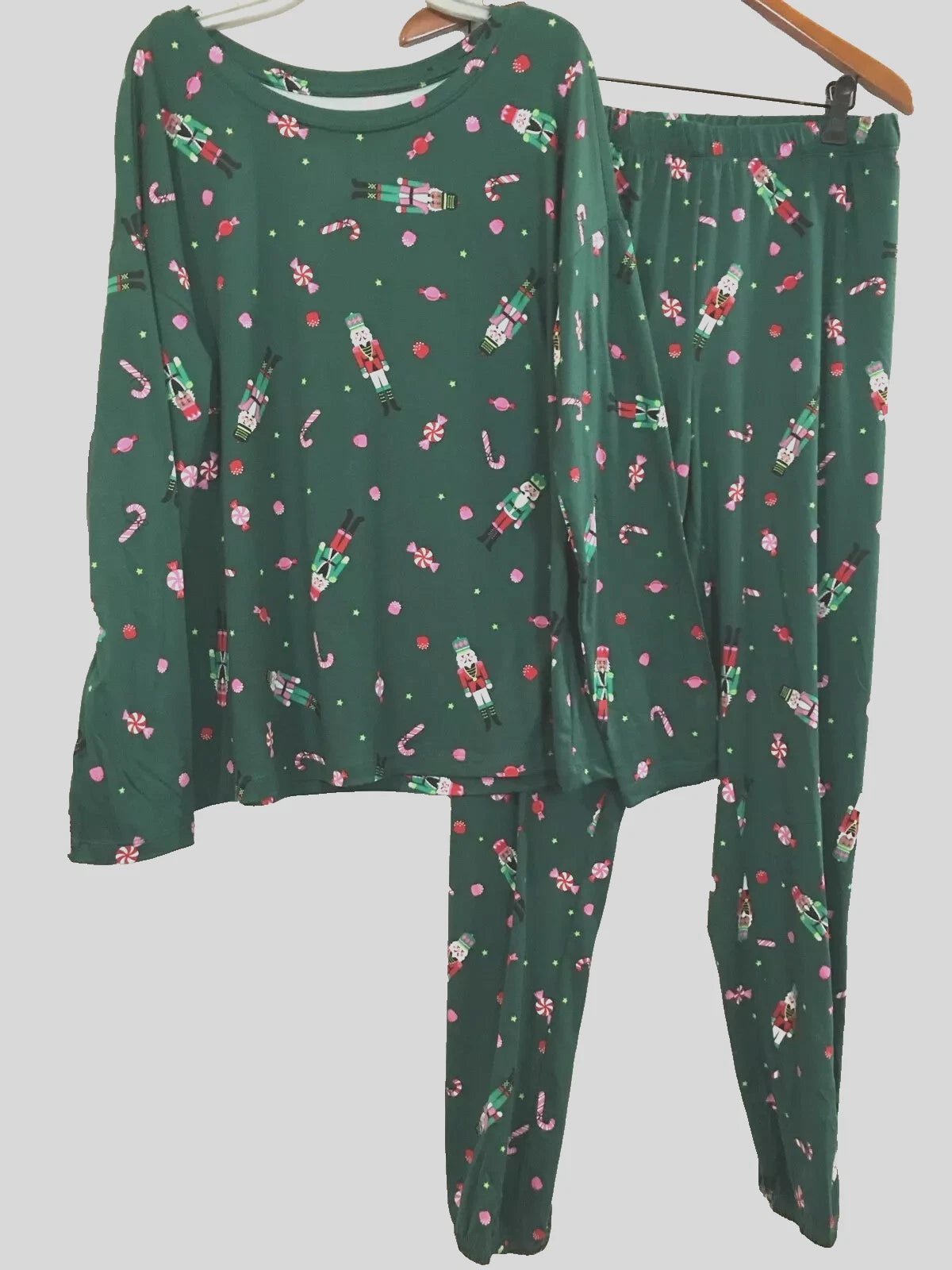 Joyspun Size Medium(8-10) Nutcracker Pajama Set Long Sleeve Pockets Top & Pants