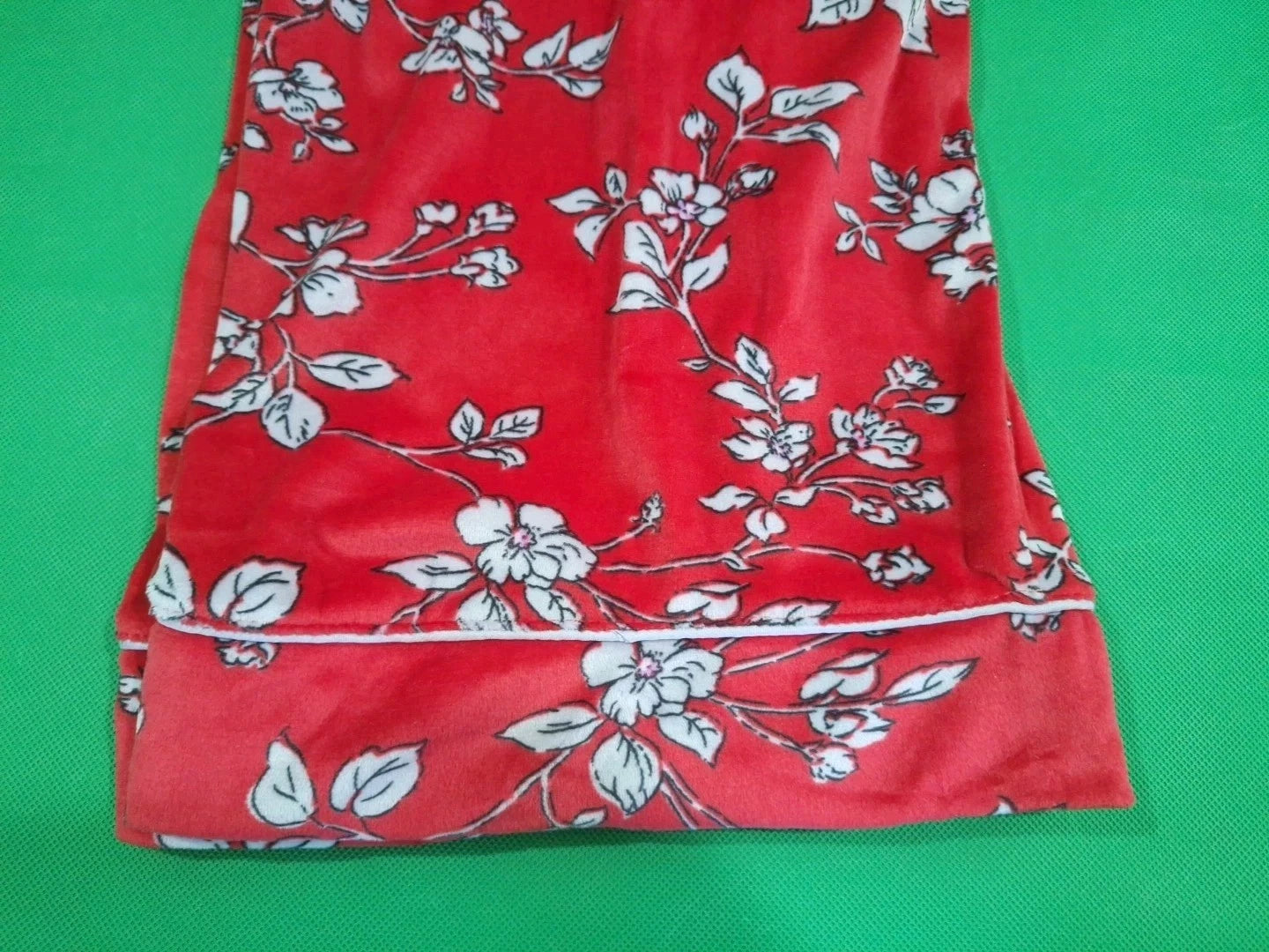 Secret Treasures Ladies Notch Collar Pajama Set - Small (4-6) Color- Red