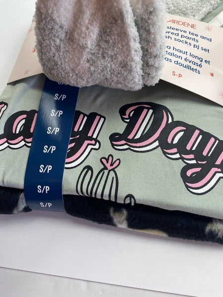 Long Sleeved pj set Womens Small Pyjamas Set With Socks Brand New.