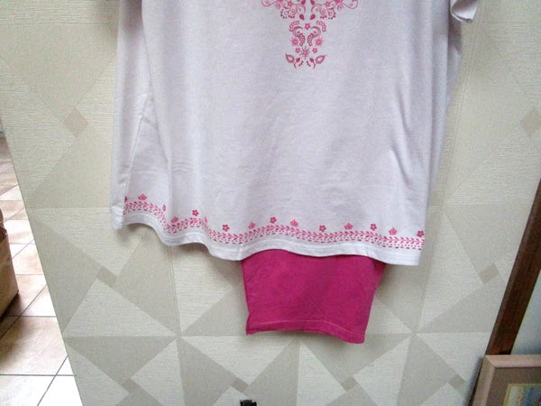 BLAIR-WHITE/PINK-SHORT  SLEEVE-ROUND  NECK-CAPRI PAJAMAS-SIZE-3X-NWT